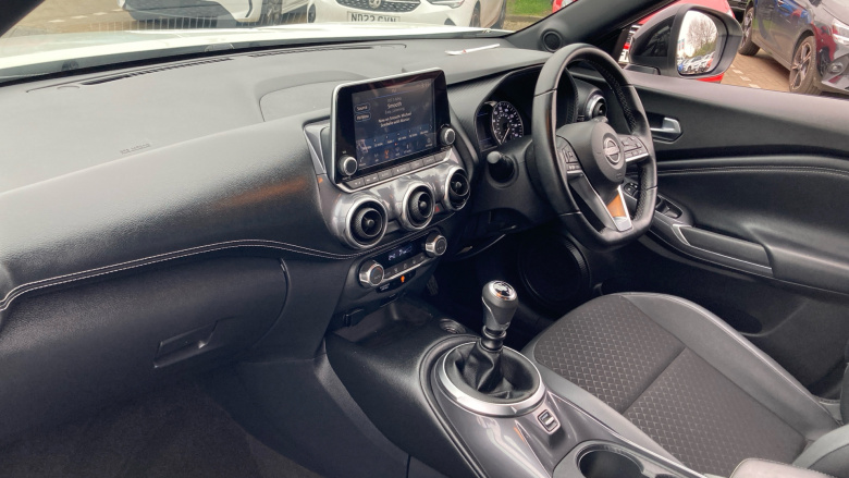 Nissan Juke 1.0 DiG-T 114 N-Connecta 5dr Petrol Hatchback